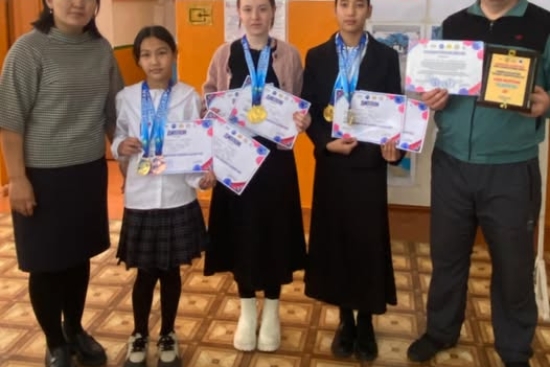 Мектебіміздің командасы — роуп-скиппинг жарысының жеңімпаздары!